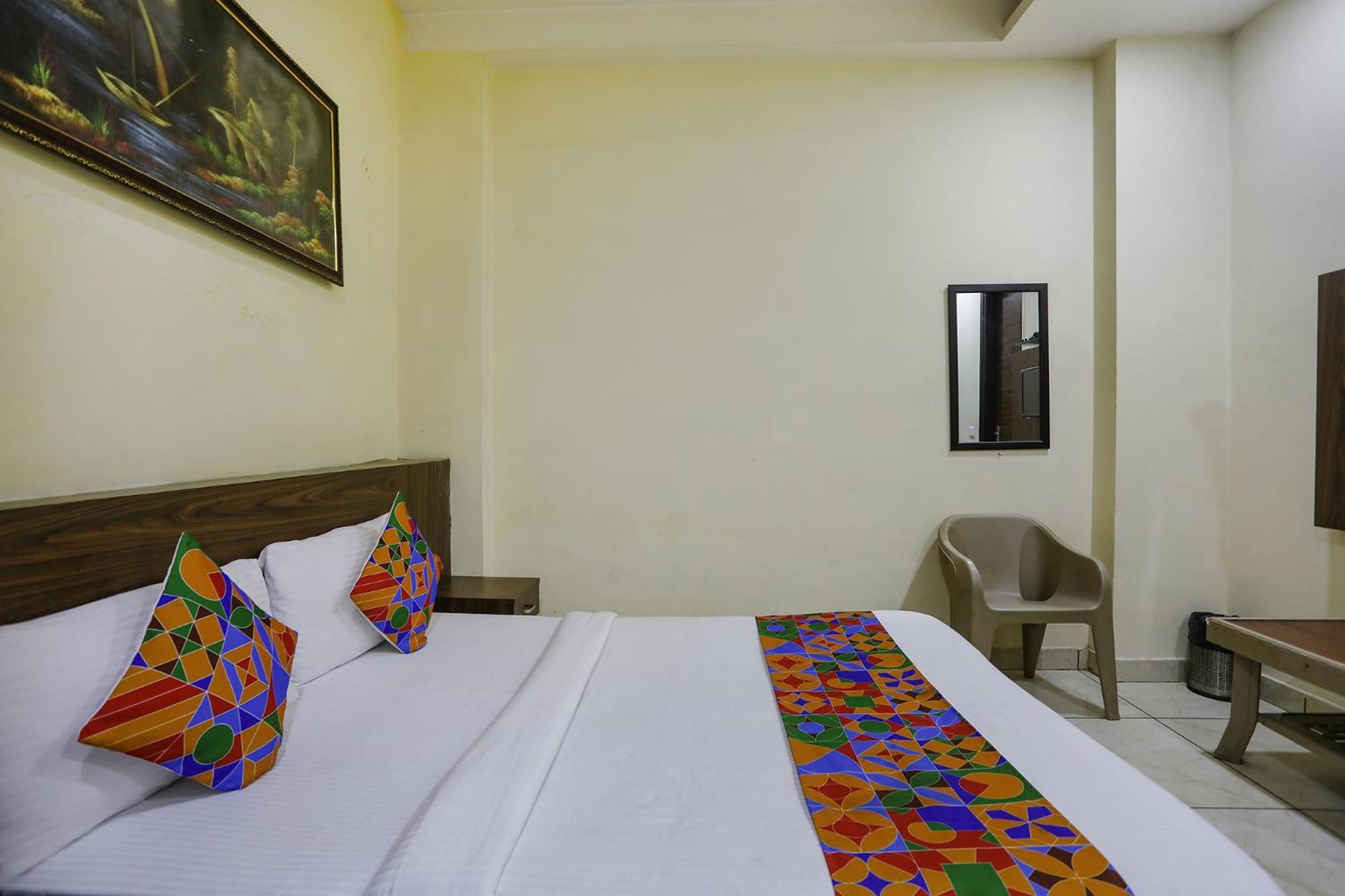Fabexpress Heart Hotel New Delhi