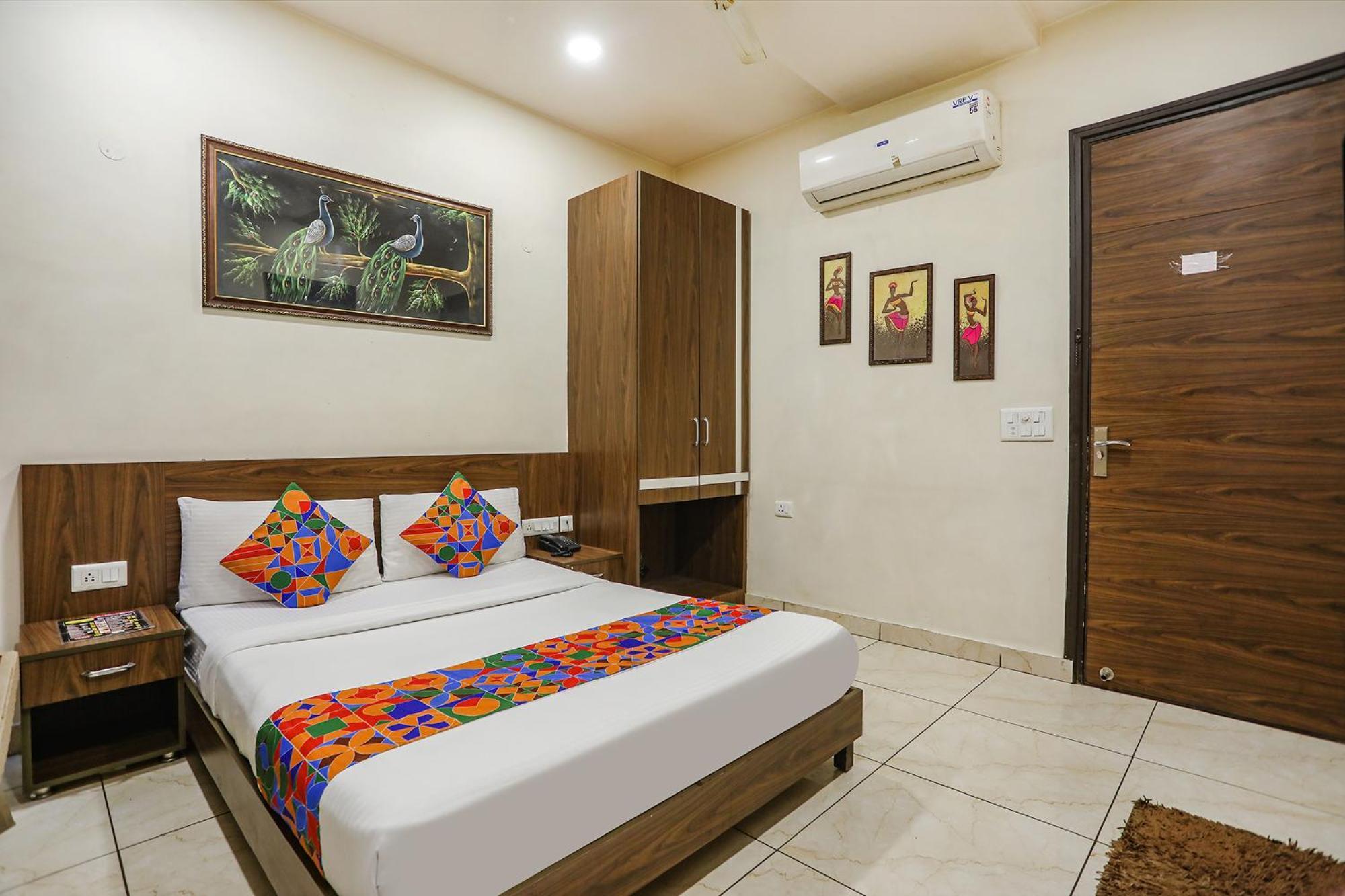 Fabexpress Heart Hotel New Delhi