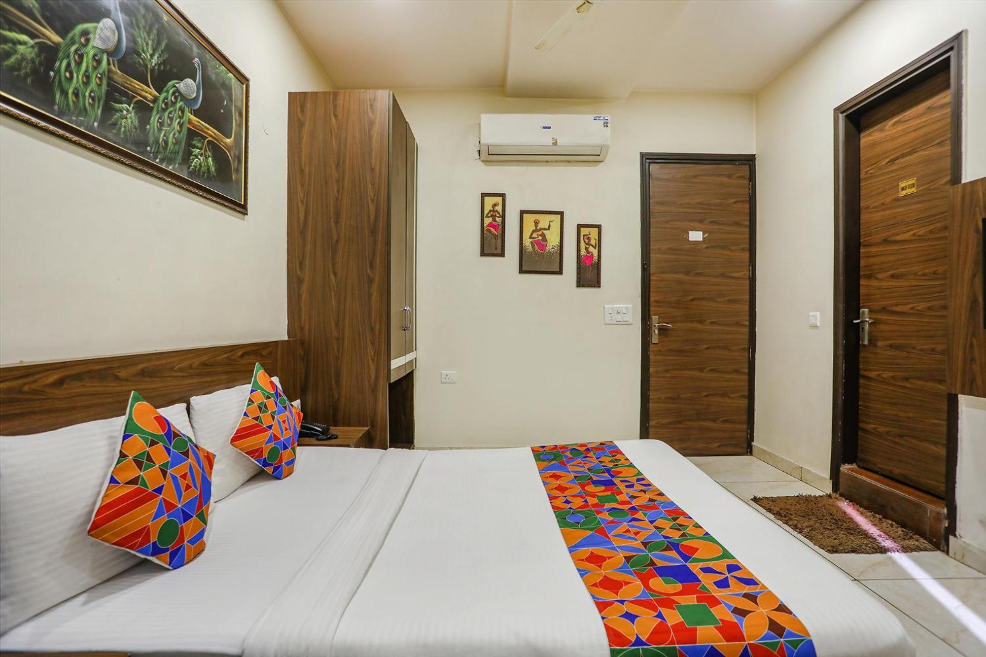 Fabexpress Heart Hotel New Delhi